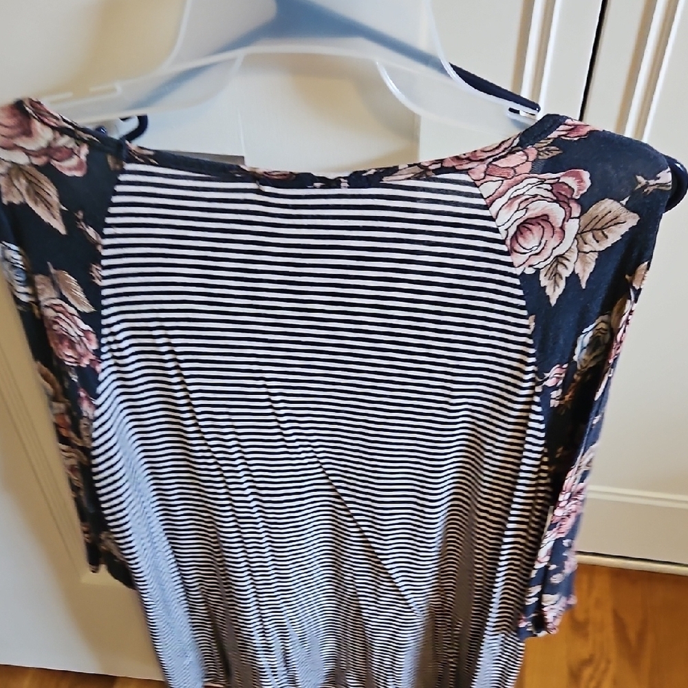 Women's Striped and Floral Top - Blue and Pink - Picture 5 of 5